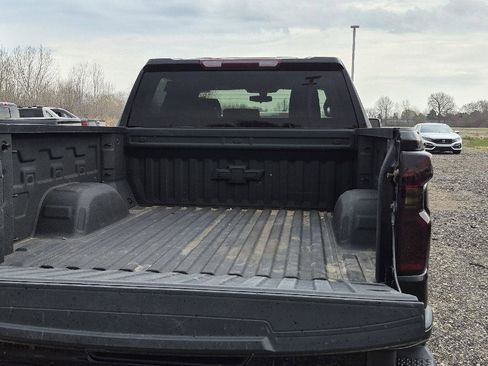 Used 2021 Chevrolet Silverado 1500 Custom Trail Boss w/ Midnight Edition image 5