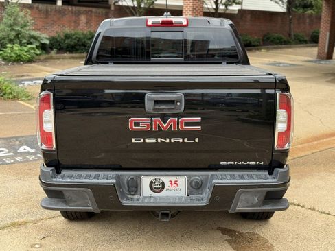 Used 2021 GMC Canyon Denali image 9