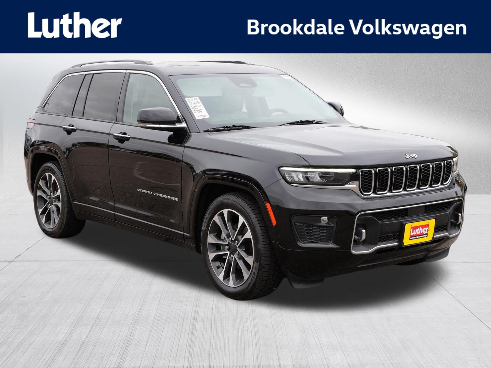 Used 2022 Jeep Grand Cherokee Overland w/ Luxury Tech Group IV AWD/4WD image 1