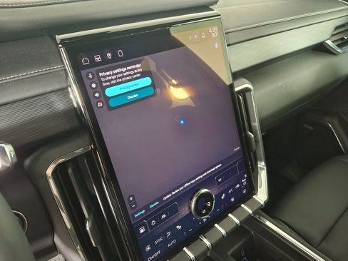 Used 2024 GMC Acadia Elevation w/ Luxury Package image 20