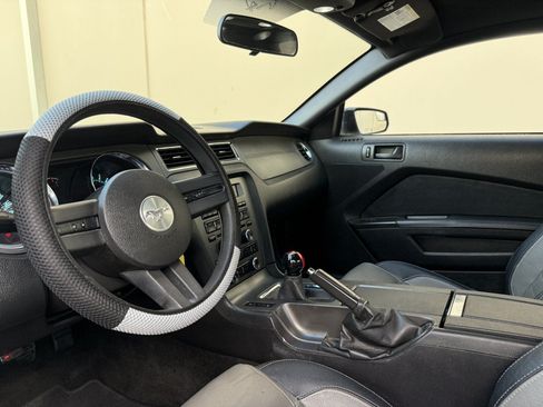 Used 2012 Ford Mustang Coupe RWD image 9