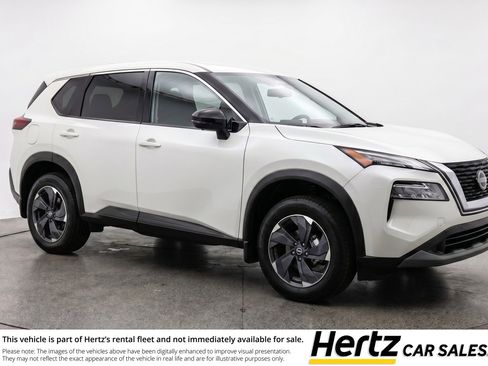 Used 2025 Nissan Rogue SV FWD image 1