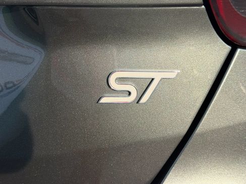 Used 2018 Ford Focus ST FWD image 50