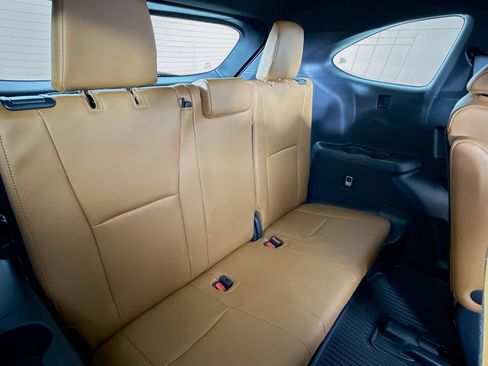 New 2026 Toyota Highlander Platinum AWD/4WD image 30