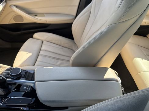 Used 2020 BMW 530i w/ Convenience Package image 19
