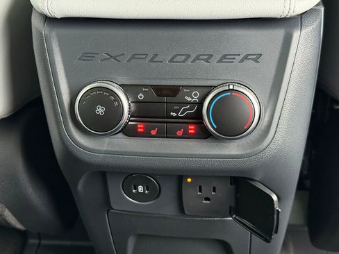 New 2026 Ford Explorer Platinum w/ LUX Leather Package image 21
