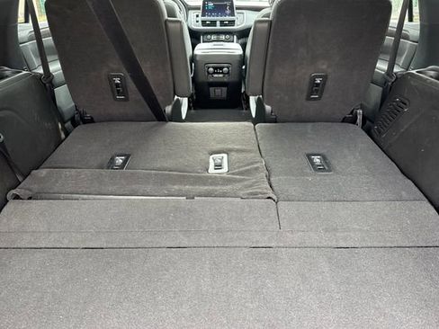 Used 2023 Chevrolet Tahoe Z71 w/ Luxury Package image 17