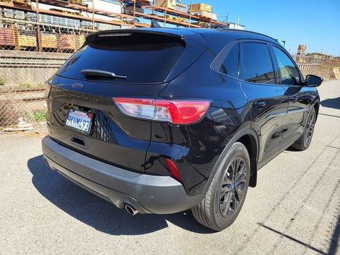 Used 2022 Ford Escape SEL w/ Technology Package FWD image 6