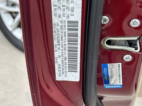 Used 2019 Jeep Cherokee Latitude w/ Popular Appearance Group image 29