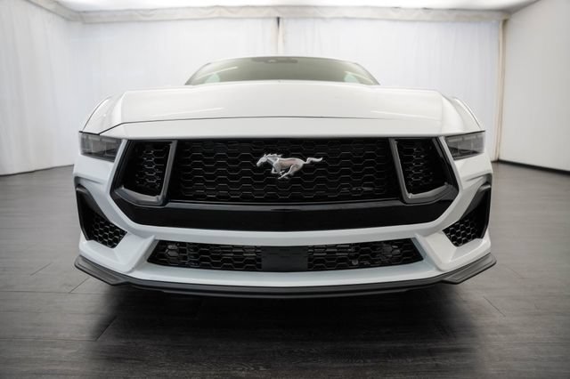 Used 2025 Ford Mustang Coupe RWD image 32