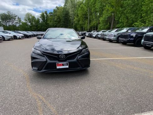 Used 2021 Toyota Camry SE AWD/4WD image 3