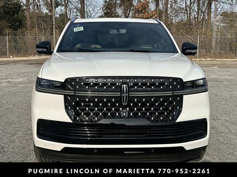 New 2026 Lincoln Navigator L Black Label AWD/4WD image 2