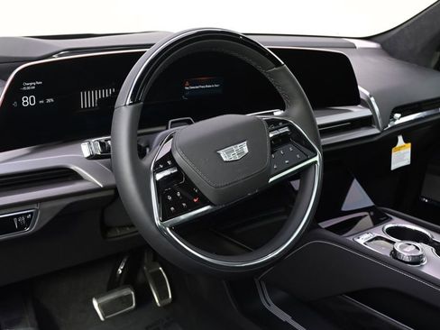 New 2026 Cadillac Vistiq Platinum AWD/4WD image 11