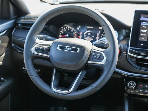 Used 2023 Jeep Compass Altitude image 13