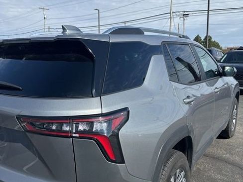 Used 2025 Chevrolet Equinox LT w/ Convenience Package II AWD/4WD image 9