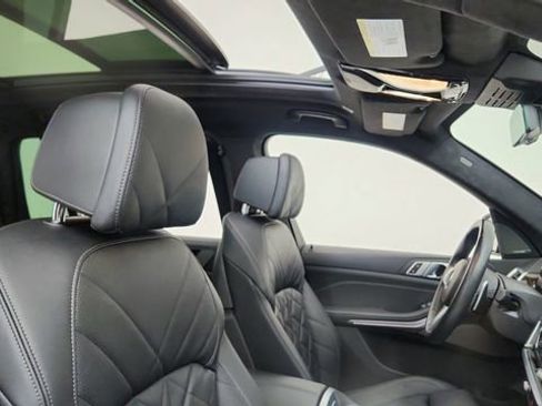 Used 2024 BMW X7 xDrive40i w/ M Sport Package image 22