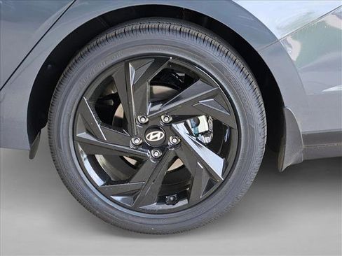 New 2026 Hyundai Elantra SEL Sport FWD image 9