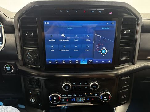 Used 2021 Ford F150 Platinum w/ FX4 Off-Road Package AWD/4WD image 14
