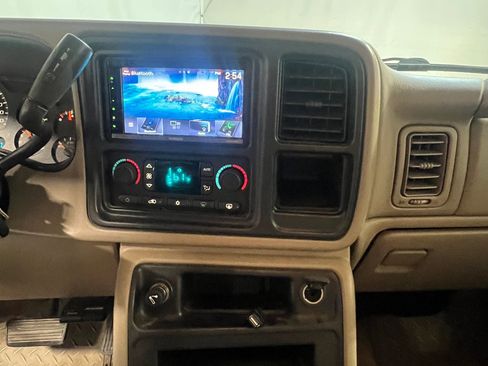 Used 2003 GMC Sierra 2500 SLT w/ SLT Preferred Equipment Group image 10