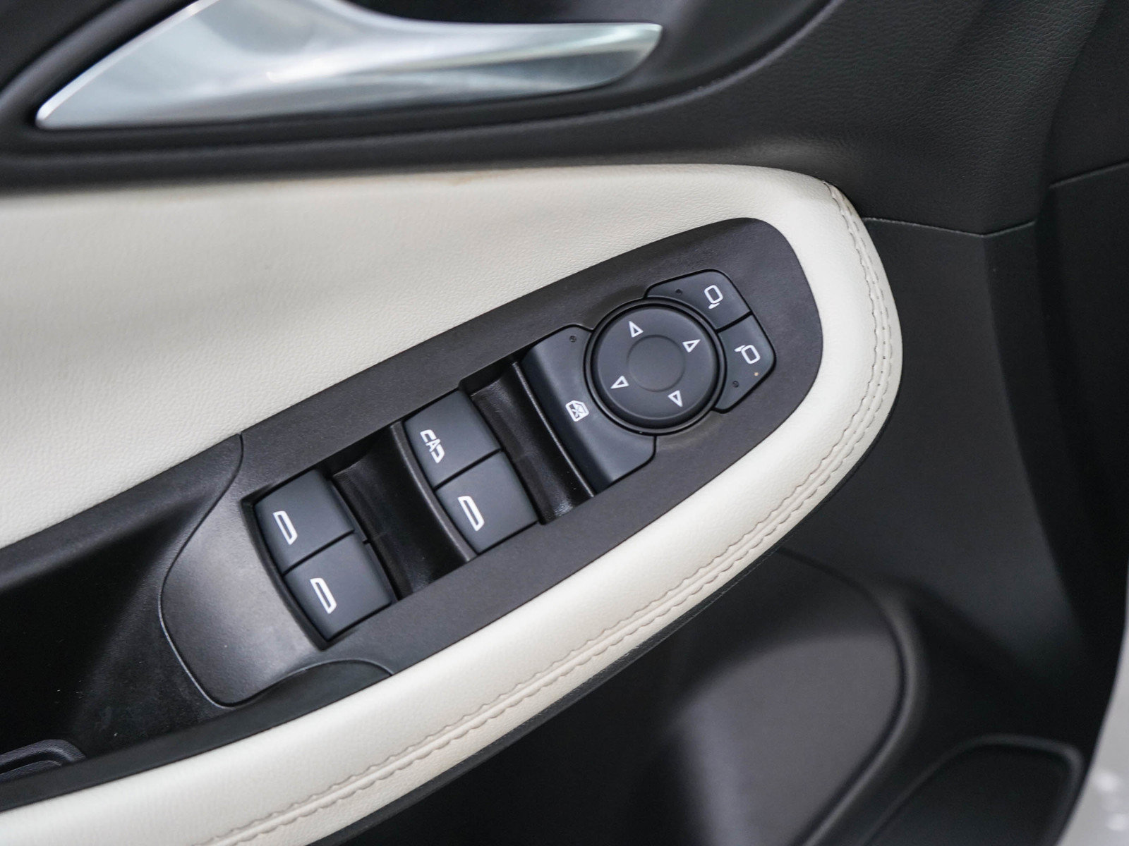 Used 2024 Buick Encore GX Preferred FWD image 19