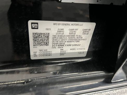 Used 2024 GMC Sierra 3500 Denali w/ Technology Package AWD/4WD image 19