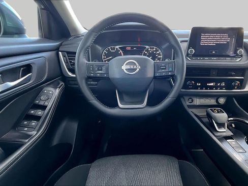 Used 2026 Nissan Rogue SV FWD image 6