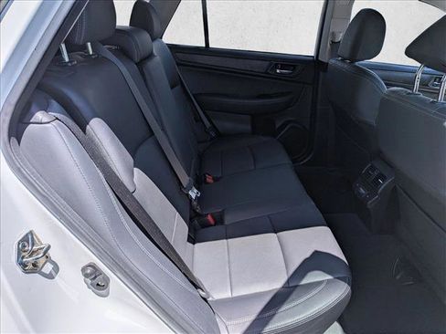 Used 2018 Subaru Outback 2.5i Limited AWD/4WD image 19