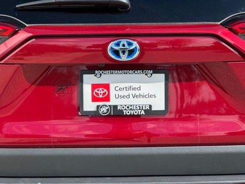 Certified 2022 Toyota RAV4 XLE Premium AWD/4WD image 41