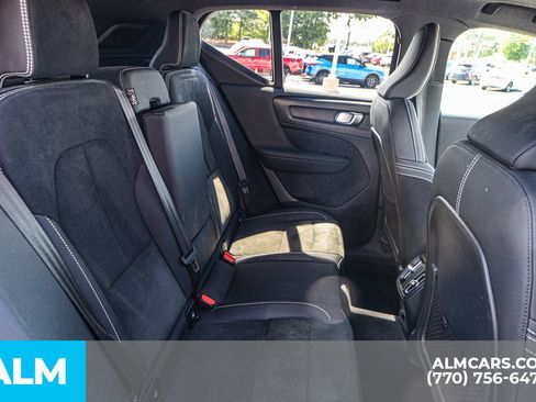 Used 2022 Volvo XC40 P8 Recharge Ultimate image 25