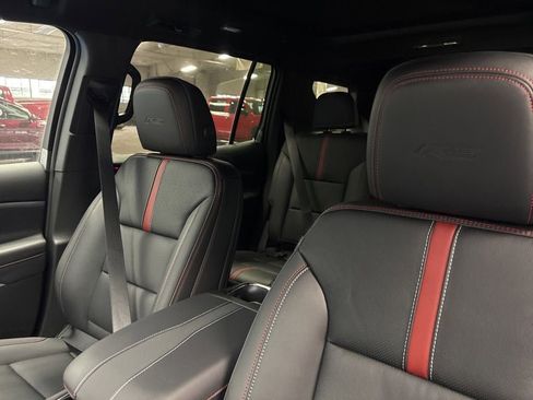 New 2026 Chevrolet Traverse RS w/ LPO, Floor Liner Package AWD/4WD image 29