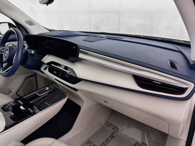 Used 2025 Buick Enclave Avenir w/ Super Cruise Package AWD/4WD image 32
