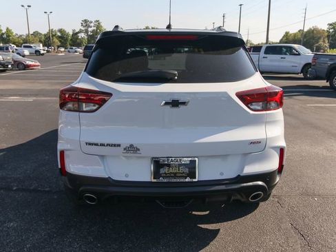 Used 2021 Chevrolet TrailBlazer RS w/ Sun and Liftgate Package image 8