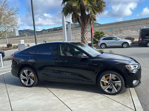 Used 2022 Audi e-tron Prestige image 4