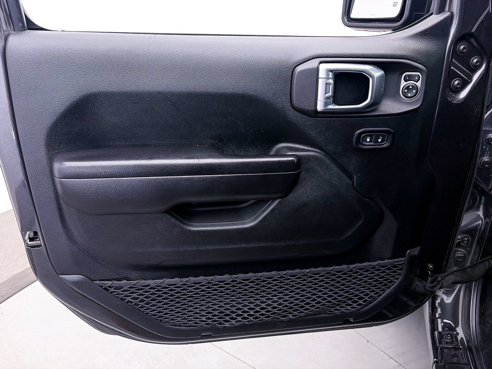 Used 2021 Jeep Wrangler Sport AWD/4WD image 18