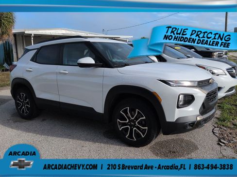 Used 2023 Chevrolet TrailBlazer ACTIV w/ Sun and Liftgate Package FWD image 2