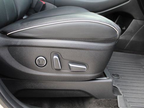 Used 2025 Hyundai Palisade SEL FWD image 15
