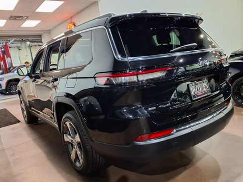 Certified 2021 Jeep Grand Cherokee L Limited w/ Luxury Tech Group II AWD/4WD image 4
