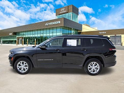 Used 2023 Jeep Grand Cherokee L Limited RWD image 9