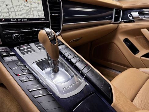 Used 2015 Porsche Panamera 4 image 26