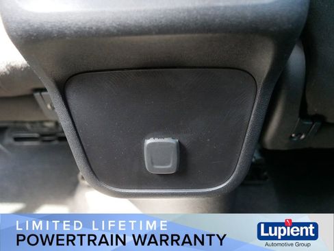 Used 2018 Chevrolet Equinox LT FWD image 20