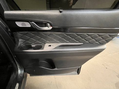 Used 2022 Hyundai Palisade Calligraphy image 13