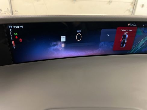 Used 2025 Lincoln Nautilus Premier w/ Equipment Group 102A image 23