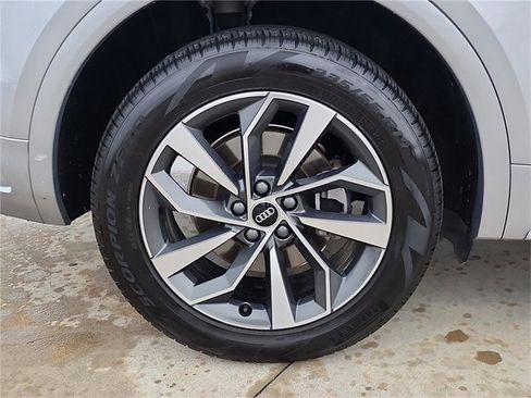 Used 2023 Audi Q5 2.0T Premium Plus w/ Premium Plus Package image 9