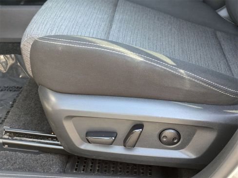 Used 2023 Nissan Rogue SV image 15