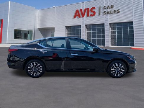 Used 2025 Nissan Altima 2.5 SV image 5