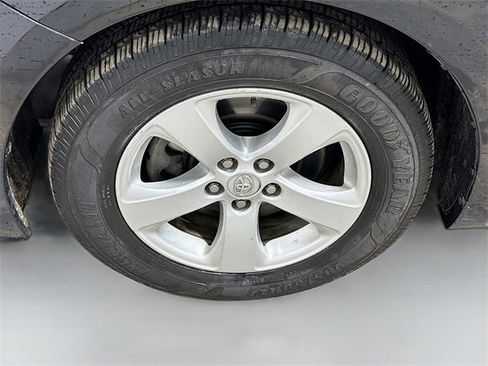 Used 2016 Toyota Sienna LE image 30