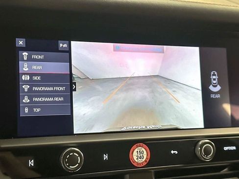 Certified 2025 Porsche Macan image 44