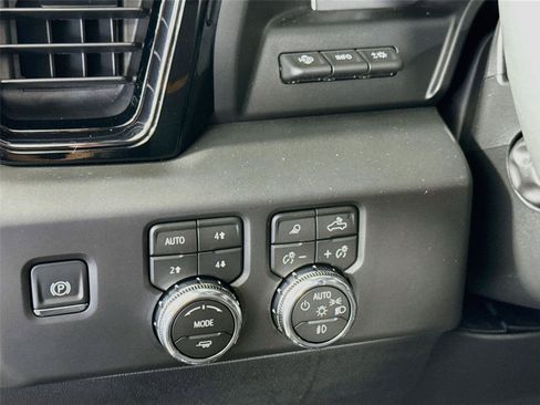 New 2026 GMC Sierra 1500 AT4 w/ AT4 Premium Package AWD/4WD image 4
