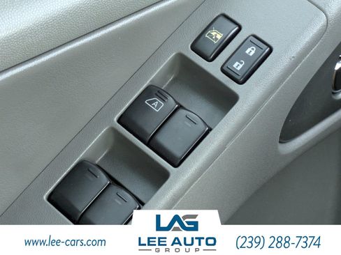 Used 2014 Nissan Frontier SL RWD image 18