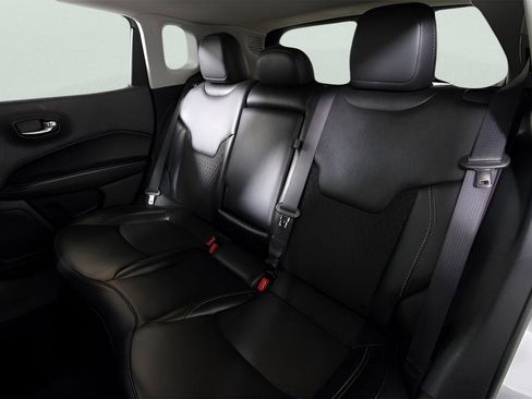 Used 2021 Jeep Compass Latitude image 24